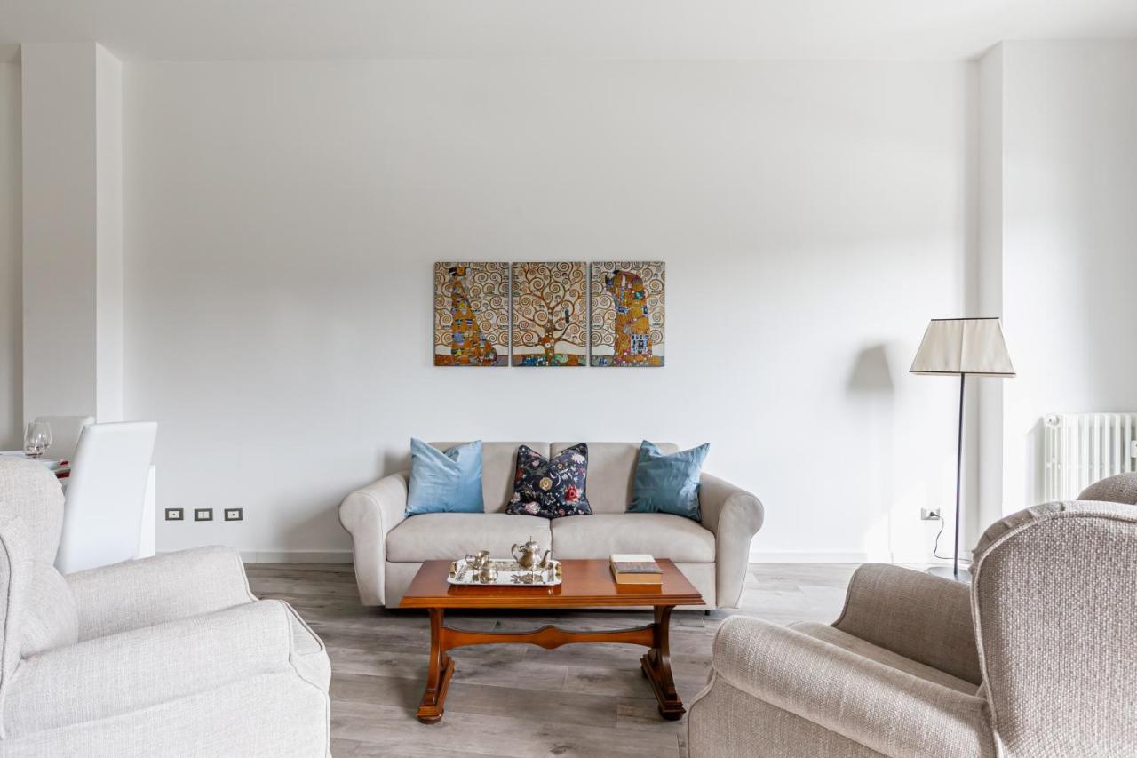 Lungarno Elegant With Panoramic Balcony Pise